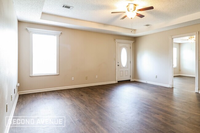 Building Photo - 328 Gathering House Dr