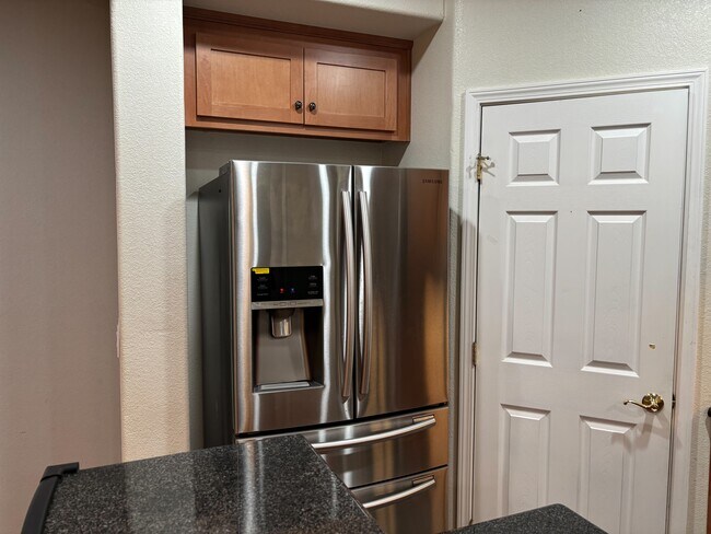 Foto del edificio - 3339 Monaghan St