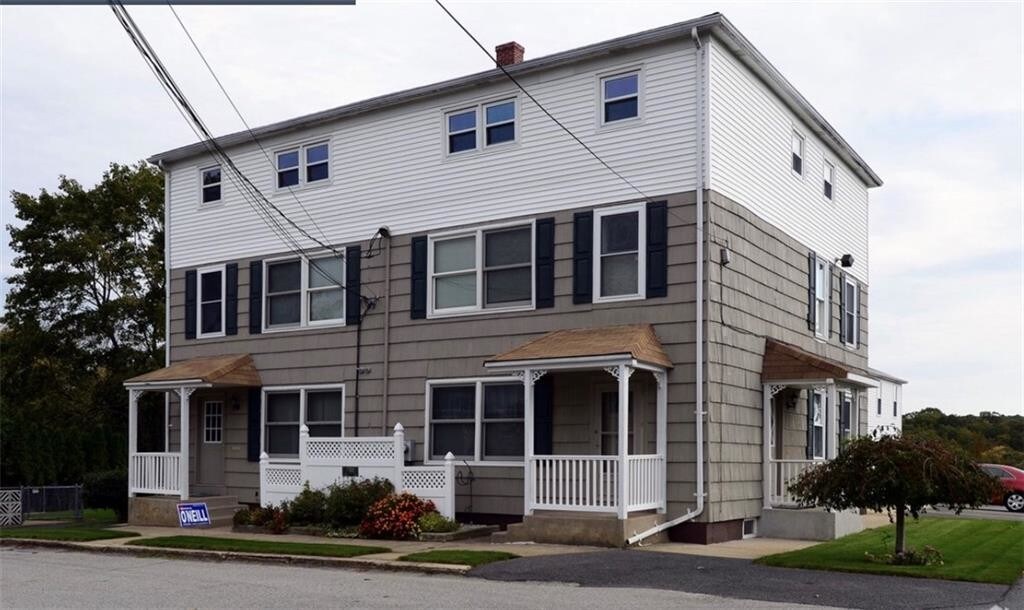 3 Main St Unit 2, Lincoln, RI 02838 Apartment for Rent in Lincoln, RI