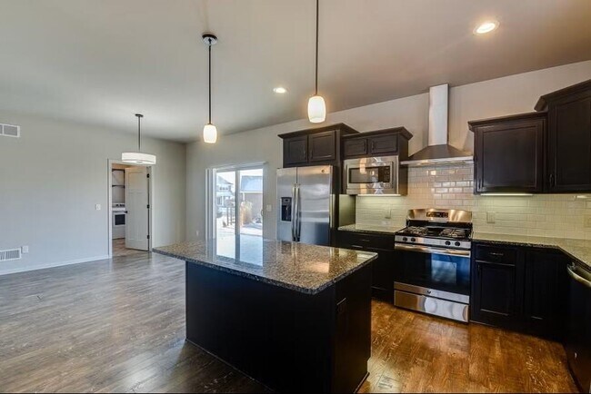 Building Photo - 9905 Autumn Breeze Rd