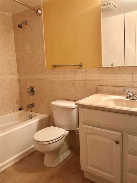 Foto del edificio - 1851 NE 62nd St