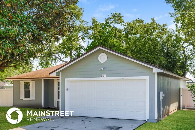 Building Photo - 3221 Ryans Ct