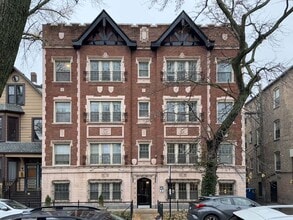 Building Photo - 2536 N Sawyer Ave