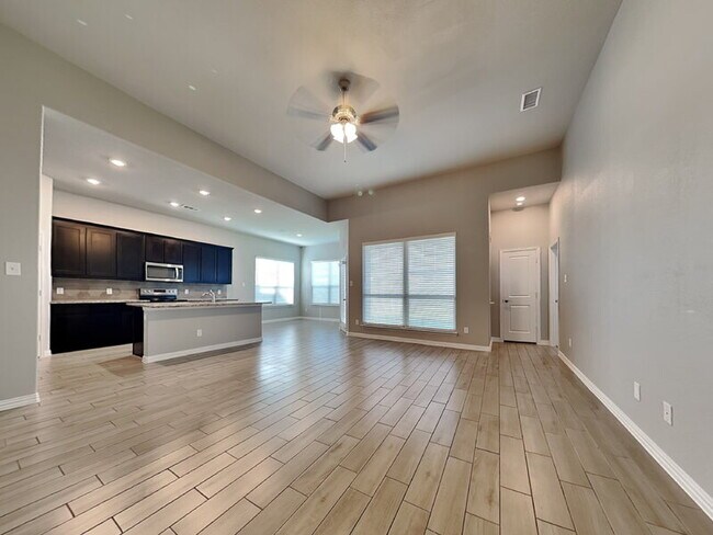 Building Photo - 277 Cisco Trl