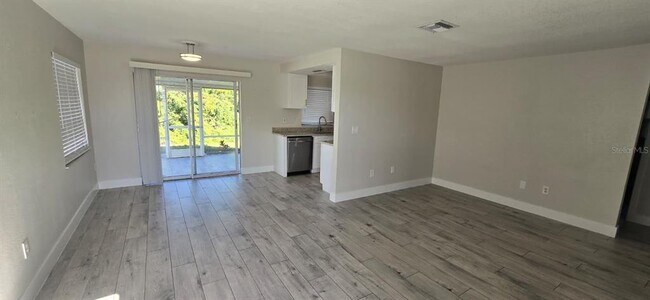 Foto del edificio - 3722 Rosemary Dr