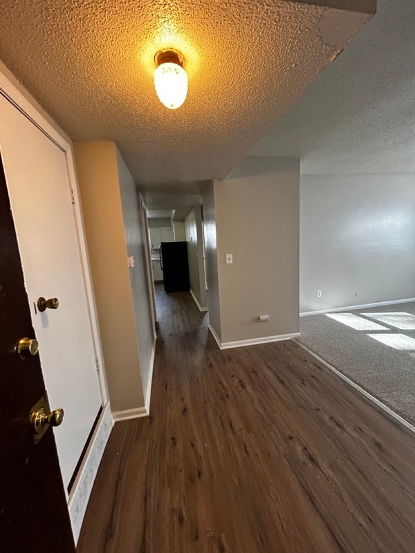 Building Photo - 1415 W Maple Ave