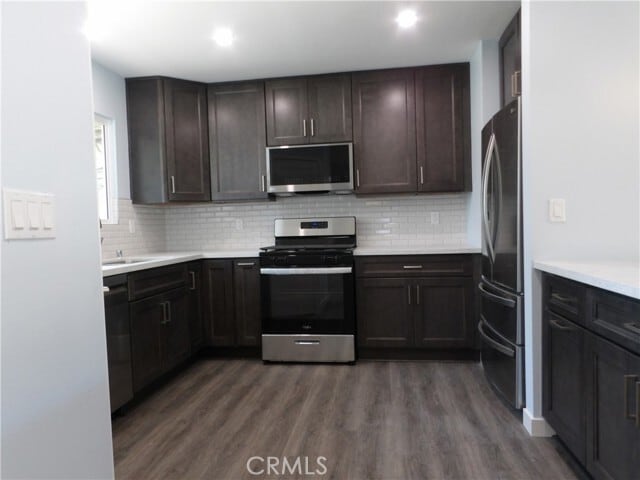 Foto del edificio - 2737 Burly Ave