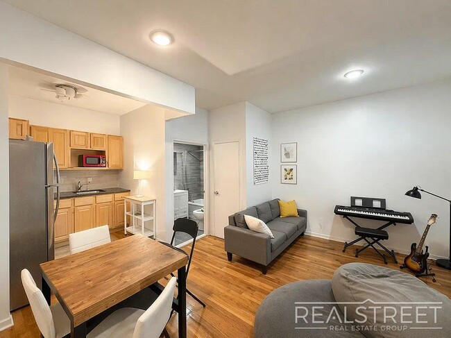 Building Photo - Spacious 2-Bedroom Apartment in Prime Bushwick