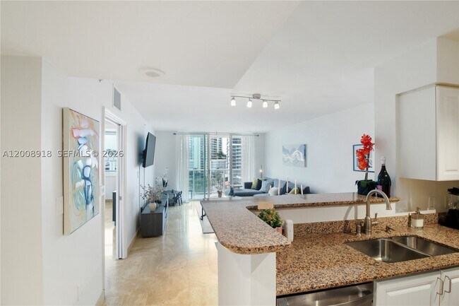 Foto del edificio - 1155 Brickell Bay Dr