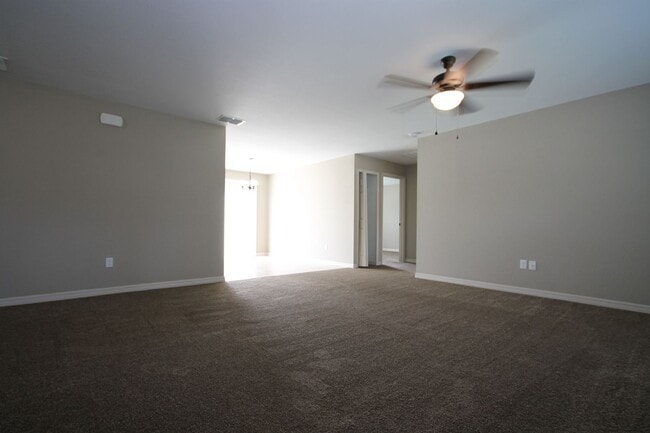 Foto del edificio - Charming 3-Bedroom Home with Pets Welcome in Ocala