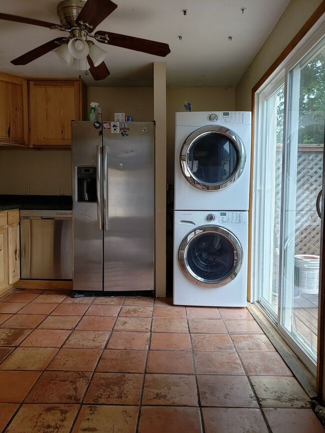 Building Photo - 2721 Fremont Ave S