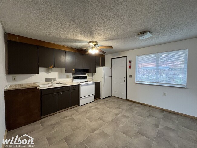 Foto del edificio - 35 W Viola Ave