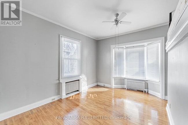 Photo du bâtiment - 8-8 Thirty Third St