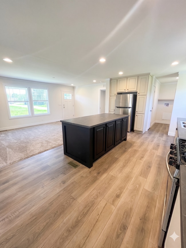 Building Photo - 30 Bellwood Dr