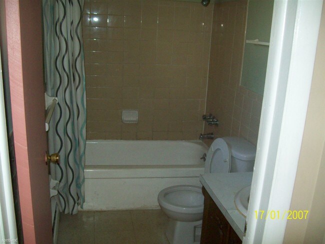 Foto del edificio - 1 br, 1 bath Apartment - G3209 W Court St