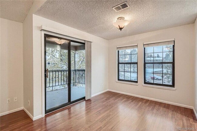 Building Photo - Wonderful Condo In Desirable Lakewood Community