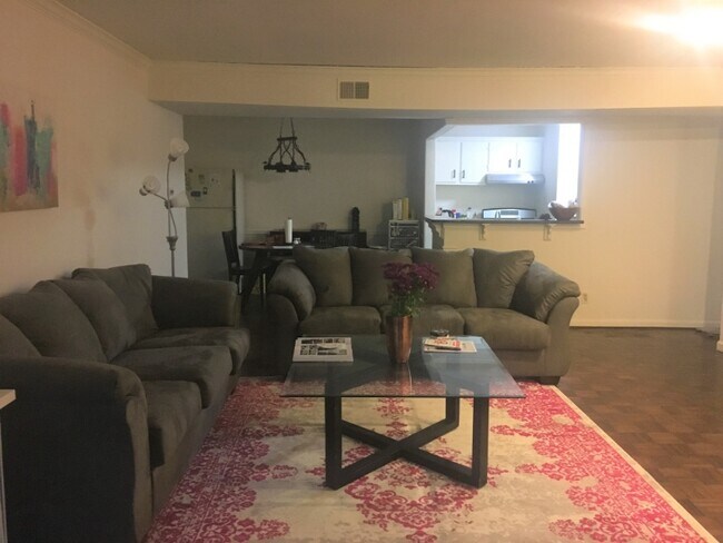 Foto del edificio - 561 Emory Oaks Way