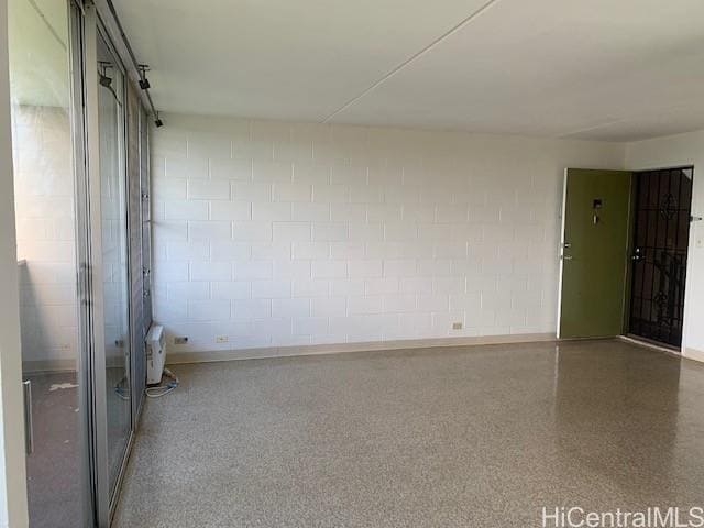 Building Photo - 94-347-347 Hokuahiahi St