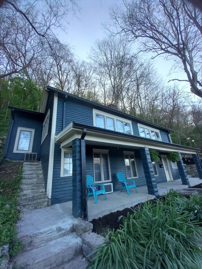 Building Photo - 625 Taylor Ave