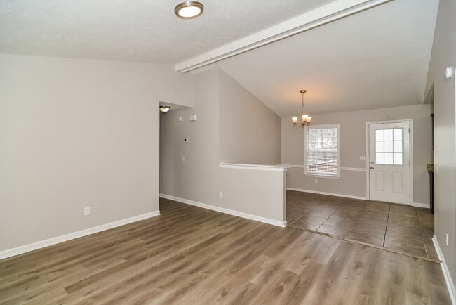 Foto del edificio - 425 Jonesboro Ct