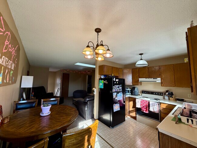 Foto del edificio - 1042 Castlewood Dr
