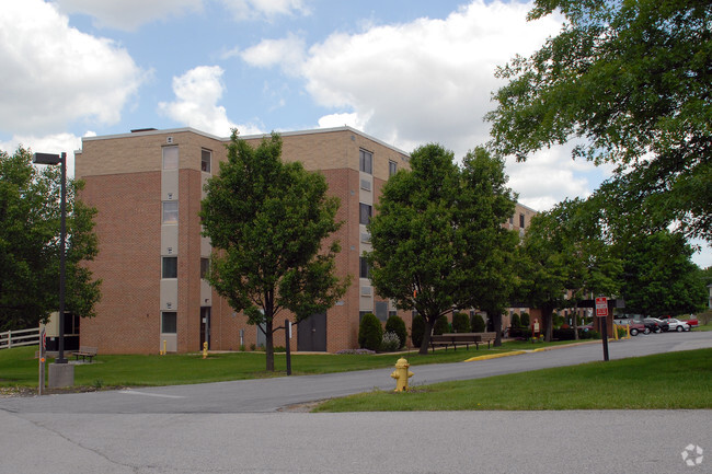 Building Photo - Strasburg Haus Apartments