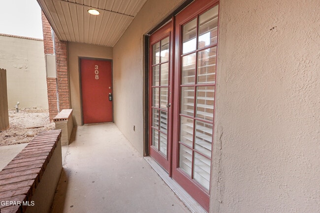 Building Photo - 4433 N Stanton St