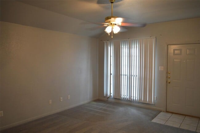 Building Photo - 1201 Nicholas Circle - B