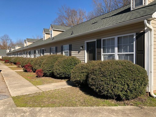 Foto del edificio - 329 Crown Point Dr