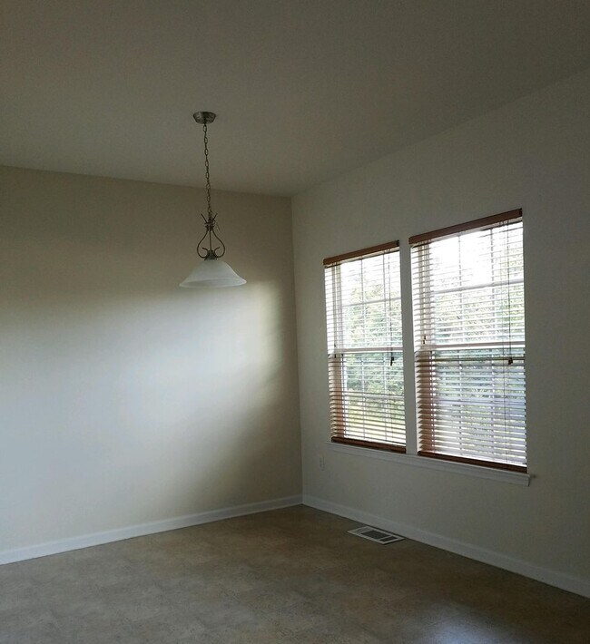 Foto del edificio - 1720 SF Townhome - 3 BR/1.5 BA in Vineland...