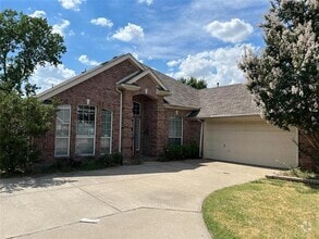 Building Photo - 5465 Golfside Dr