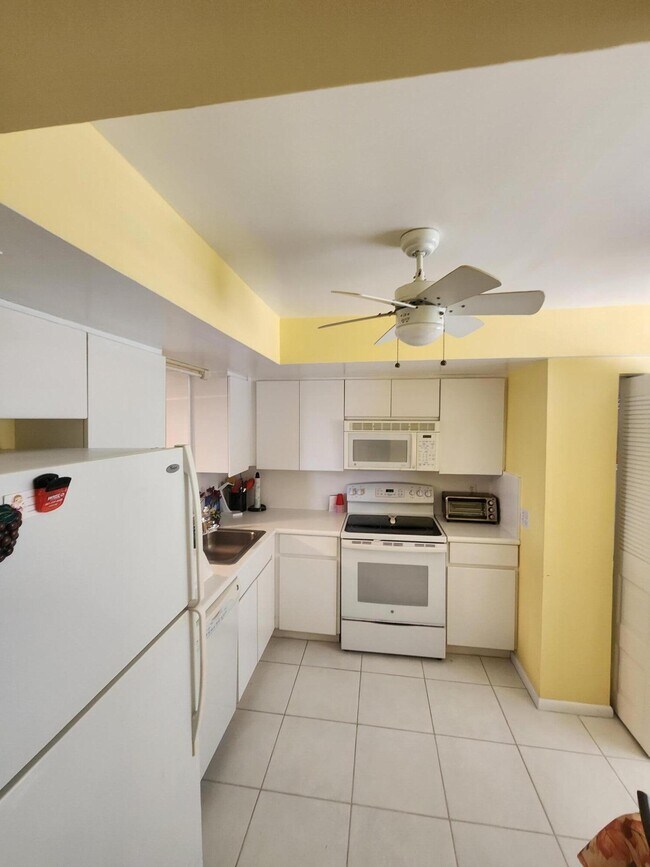 Foto del edificio - 14671 Bonaire Blvd