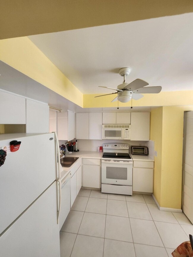 Building Photo - 14671 Bonaire Blvd