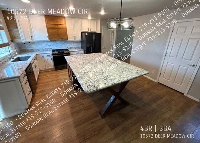 Building Photo - 10572 Deer Meadow Cir