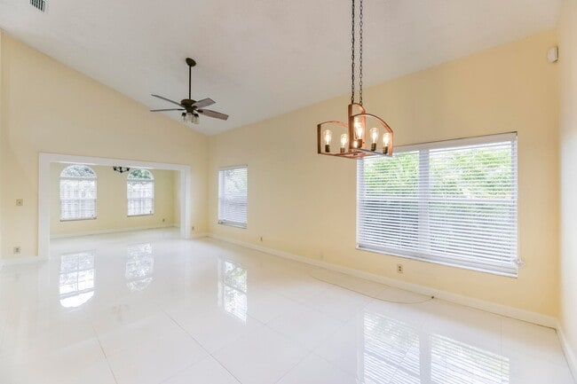 Building Photo - 7392 Ashley Shores Cir