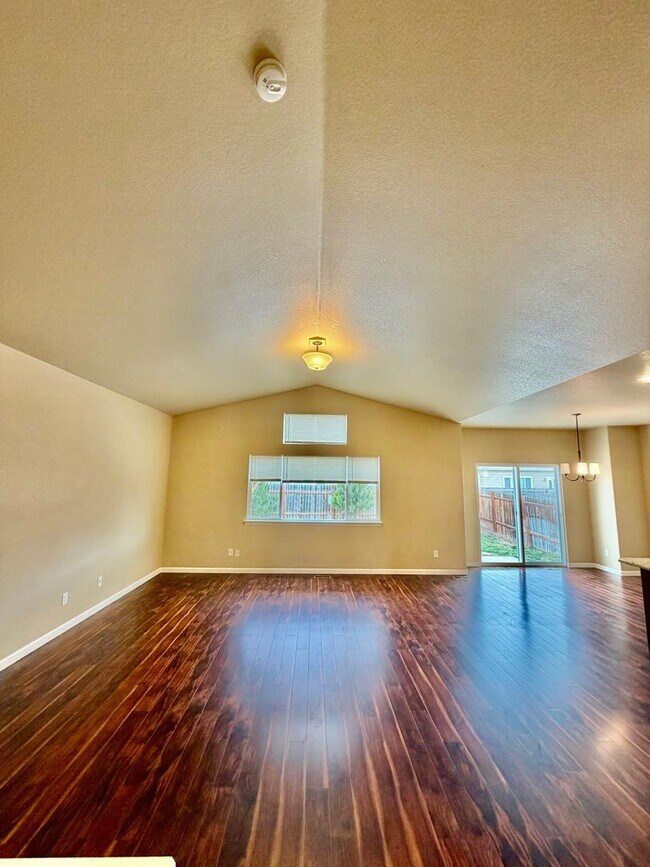 Foto del edificio - Renovated Milliken Home!