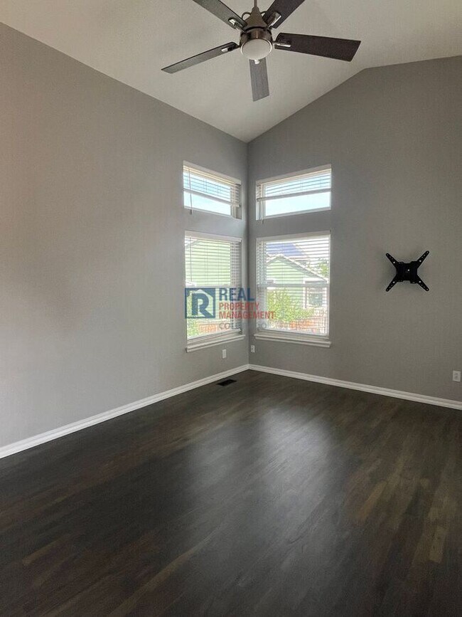Foto del edificio - 8786 Wildrye Cir