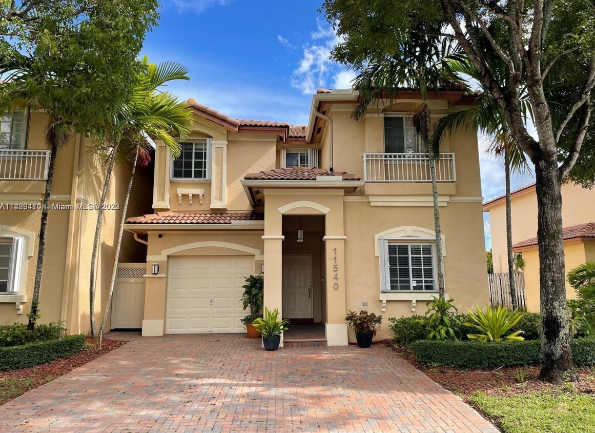Foto principal - 11540 NW 67th Ter