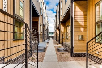 Building Photo - 4068 Quivas St