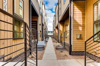 Building Photo - 4072 Quivas St