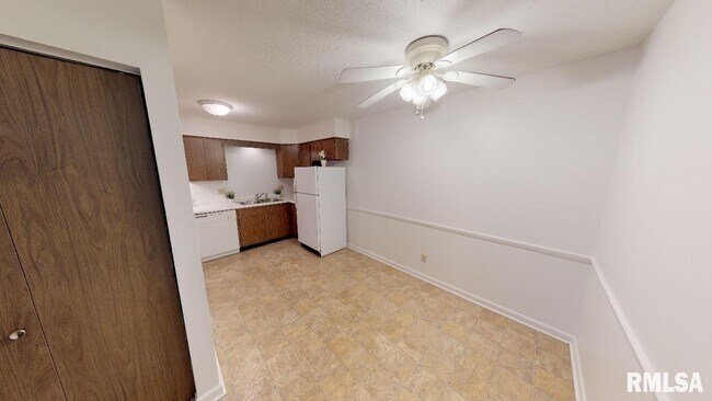 Foto del edificio - 1200 W Lawrence Ave
