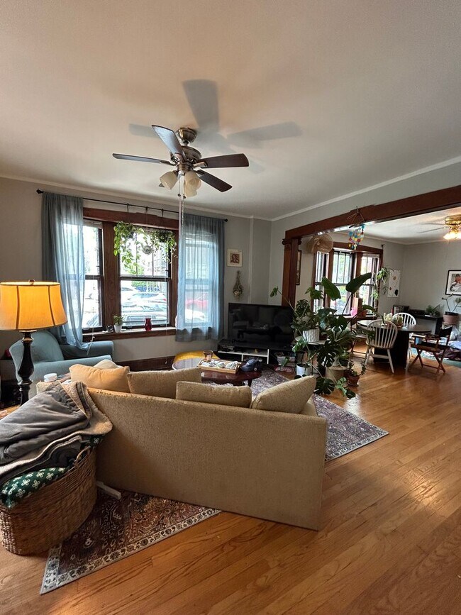 Foto del edificio - 3549 N Damen Ave