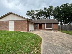 Building Photo - 1911 Willow Bend Dr