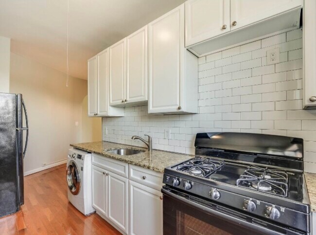 Kitchen with washer/dryer - 277 HARRISON Ave