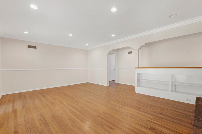 Building Photo - 4850 Excelente Dr