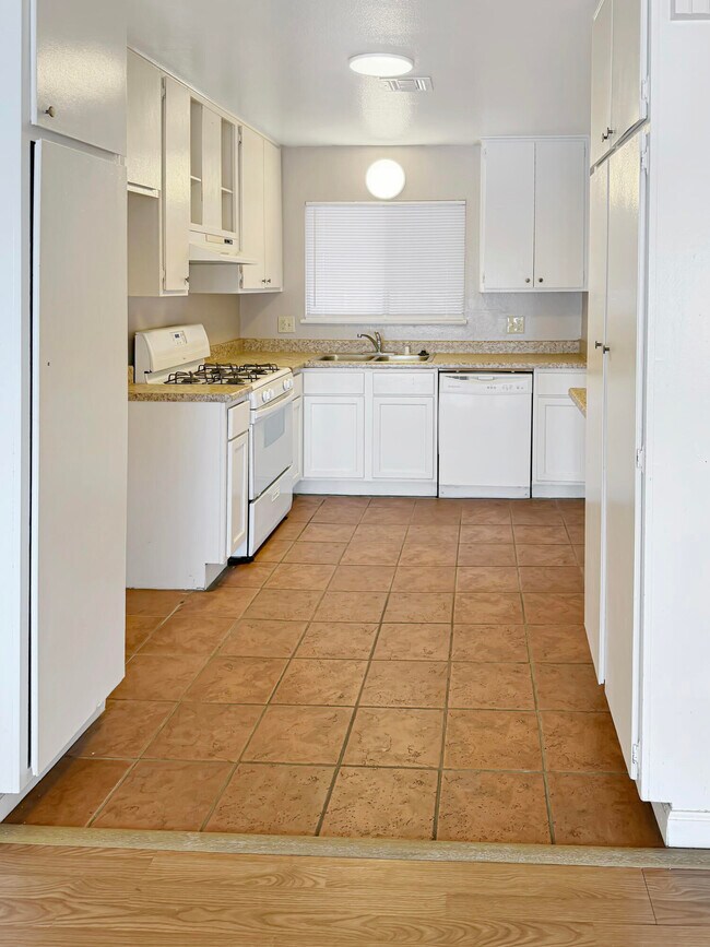 Foto del edificio - 43320 Texas Ave