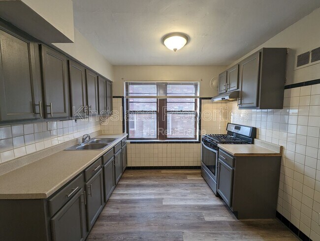 Foto del edificio - 3910 Chippewa St