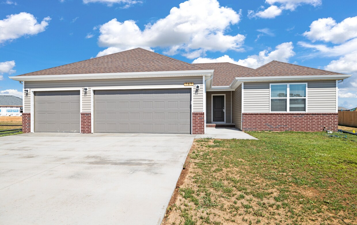 Primary Photo - Newly built 4 bedroom-Westbury Gardens!