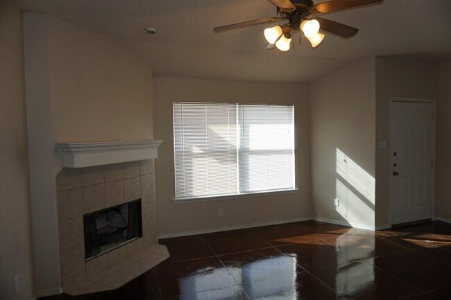 Building Photo - 520 N Dover Ave