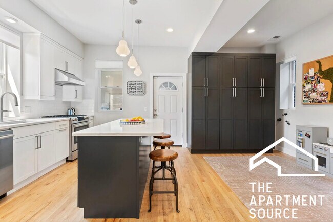 Foto del edificio - 2628 N Whipple St